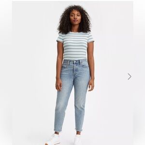 Levi's Wedgie Icon Fit Ankle Jeans Medium‎ Wash Size 28